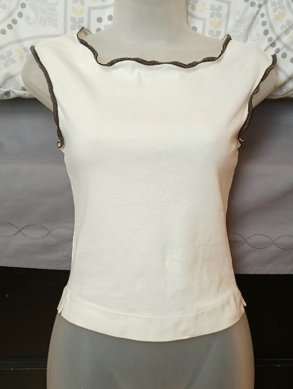 🎉4 For $25🎉 XS BCBG Off White Summer Tee
